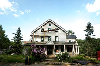 Spacious Accommodation in a Country Inn in Sparrow Bush, New York - glamping.directory