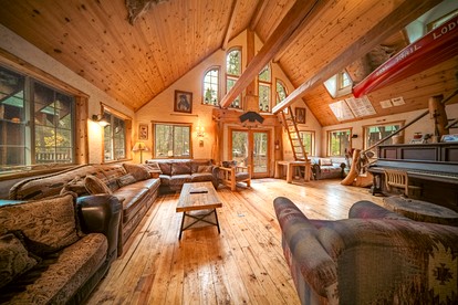 Rustic-Modern Lodge Retreat for Unplugged Group Time in Truckee, California - Truckee, California - glamping.directory