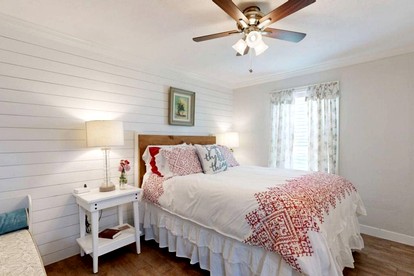 Rustic Texas Farmhouse Retreat in College Station, Texas – 8 Miles from Kyle Field - College Station, Texas - glamping.directory