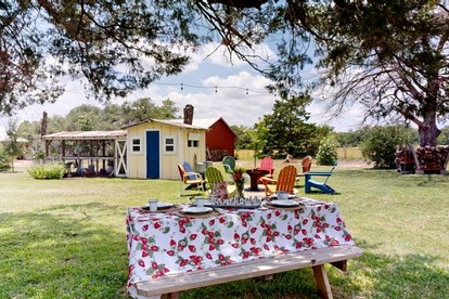 Rustic Texas Farmhouse Retreat in College Station, Texas – 8 Miles from Kyle Field - College Station, Texas - glamping.directory