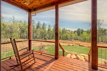 Stunning Cottage Rental Ideal for a Family to Go Glamping in Georgia - Clarkesville, Georgia - glamping.directory