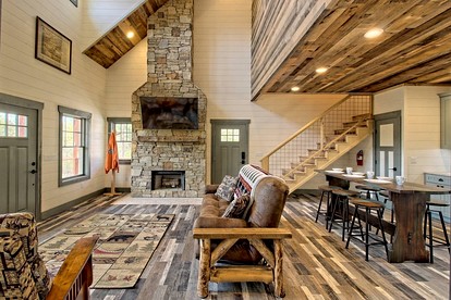 Stunning Cottage Rental Ideal for a Family to Go Glamping in Georgia - Clarkesville, Georgia - glamping.directory