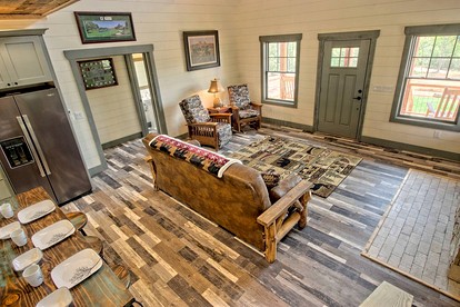 Stunning Cottage Rental Ideal for a Family to Go Glamping in Georgia - Clarkesville, Georgia - glamping.directory