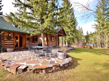Newly Restored Cabin with Views of The Rocky Mountains in Bozeman, Montana - glamping.directory