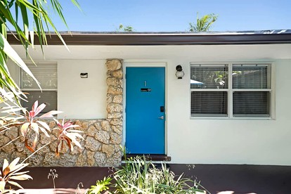 Charming Coastal Retreat with Private Courtyard Near Beach & Dining in West Palm Beach, Florida - glamping.directory
