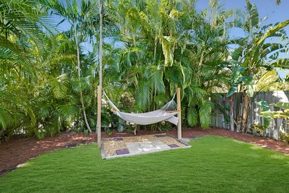 Charming Coastal Retreat with Private Courtyard Near Beach & Dining in West Palm Beach, Florida - West Palm Beach, Florida - glamping.directory