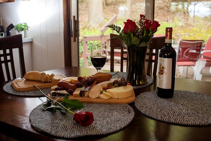 Modern Cabin With Hot Tub Grill in Mount Gretna - Mount Gretna, Pennsylvania - glamping.directory