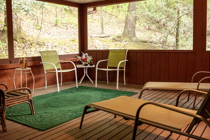 Modern Cabin With Hot Tub Grill in Mount Gretna - Mount Gretna, Pennsylvania - glamping.directory