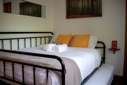 Modern Cabin With Hot Tub Grill in Mount Gretna - Mount Gretna, Pennsylvania - glamping.directory