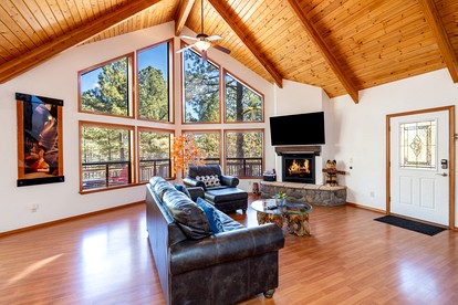 Whispering Pines Chalet in Flagstaff, AZ - Flagstaff, Arizona - glamping.directory