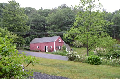 Cozy Bed and Breakfast Lodging near the Quabbin Reservoir, Massachusetts - Barre, Massachusetts - glamping.directory