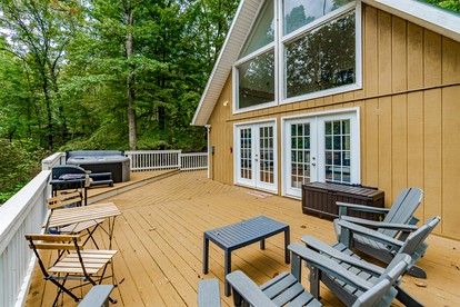 Secluded Chalet-Cabin with Hot Tub, Fire Pit, Deck and Grill - the Perfect Place to Relax in Gerrardstown, WV - Gerrardstown, West Virginia - glamping.directory