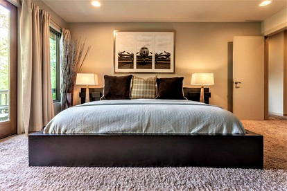 Lakefront Luxury: Private Water Front Vacation Rental with Views Near Hot Springs, AR - Hot Springs, Arkansas - glamping.directory