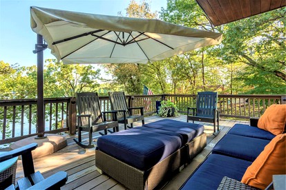 Lakefront Luxury: Private Water Front Vacation Rental with Views Near Hot Springs, AR - Hot Springs, Arkansas - glamping.directory