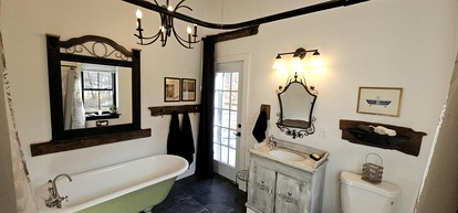 Enchanting Cottage Haven near Long Island Sound in Connecticut - Clinton, Connecticut - glamping.directory