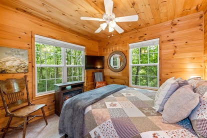 Secluded Cozy Wooden Cabin in Fort Payne, Alabama - Fort Payne, Alabama - glamping.directory