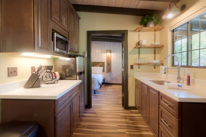 Cozy Cabin with Stunning Red Rock Views, Garden Oasis, and Creek Access in Sedona, Arizona - Sedona, Arizona - glamping.directory