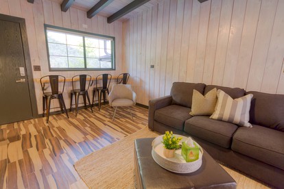 Cozy Cabin with Stunning Red Rock Views, Garden Oasis, and Creek Access in Sedona, Arizona - Sedona, Arizona - glamping.directory