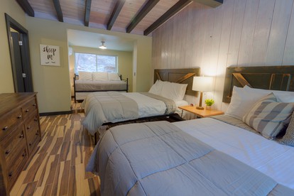 Cozy Cabin with Stunning Red Rock Views, Garden Oasis, and Creek Access in Sedona, Arizona - Sedona, Arizona - glamping.directory
