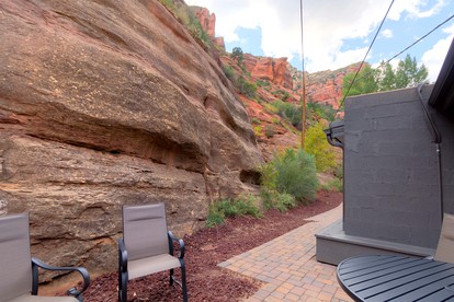 Cozy Cabin with Stunning Red Rock Views, Garden Oasis, and Creek Access in Sedona, Arizona - Sedona, Arizona - glamping.directory