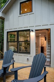 Breathtaking Treehouse with Barbecue and Hot-tub in Scottsboro, Alabama - Scottsboro, Alabama - glamping.directory