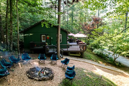 Remote Vintage Camper Rental for Adult-Only Retreat in Franklin, North Carolina - Franklin, North Carolina - glamping.directory