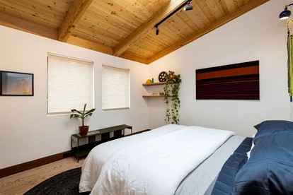 Incredible Villa Rental with Hot Tub and Access to Beaches and Mountains for Unforgettable Trips to California - Montara, California - glamping.directory