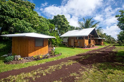Intimate Retreat Cabin with Lush Surroundings in Pahoa on Hawaii's Big Island - Pahoa, Hawaii - glamping.directory