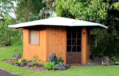 Intimate Retreat Cabin with Lush Surroundings in Pahoa on Hawaii's Big Island - glamping.directory