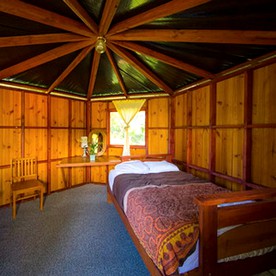 Intimate Retreat Cabin with Lush Surroundings in Pahoa on Hawaii's Big Island - Pahoa, Hawaii - glamping.directory
