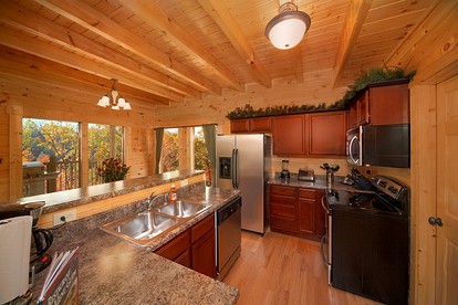 Majestic Cabin near Gatlinburg Perfect for a Getaway in Tennessee - Gatlinburg, Tennessee - glamping.directory