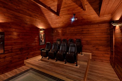 Majestic Cabin near Gatlinburg Perfect for a Getaway in Tennessee - Gatlinburg, Tennessee - glamping.directory