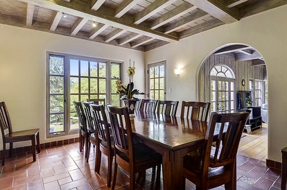 Gorgeous Cottage with Hot-tub in Guerneville, California - Guerneville, California - glamping.directory
