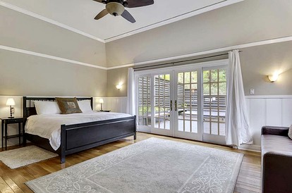 Gorgeous Cottage with Hot-tub in Guerneville, California - Guerneville, California - glamping.directory
