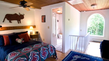 Stunning Creekside Cottage with Waterfall Views in the Catskills, New York - Palenville, New York - glamping.directory