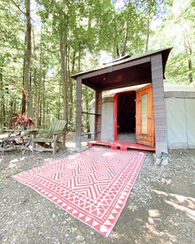 Glamping Campsite Perfect for a Group Getaway near the Finger Lakes of New York - Rushville, New York - glamping.directory