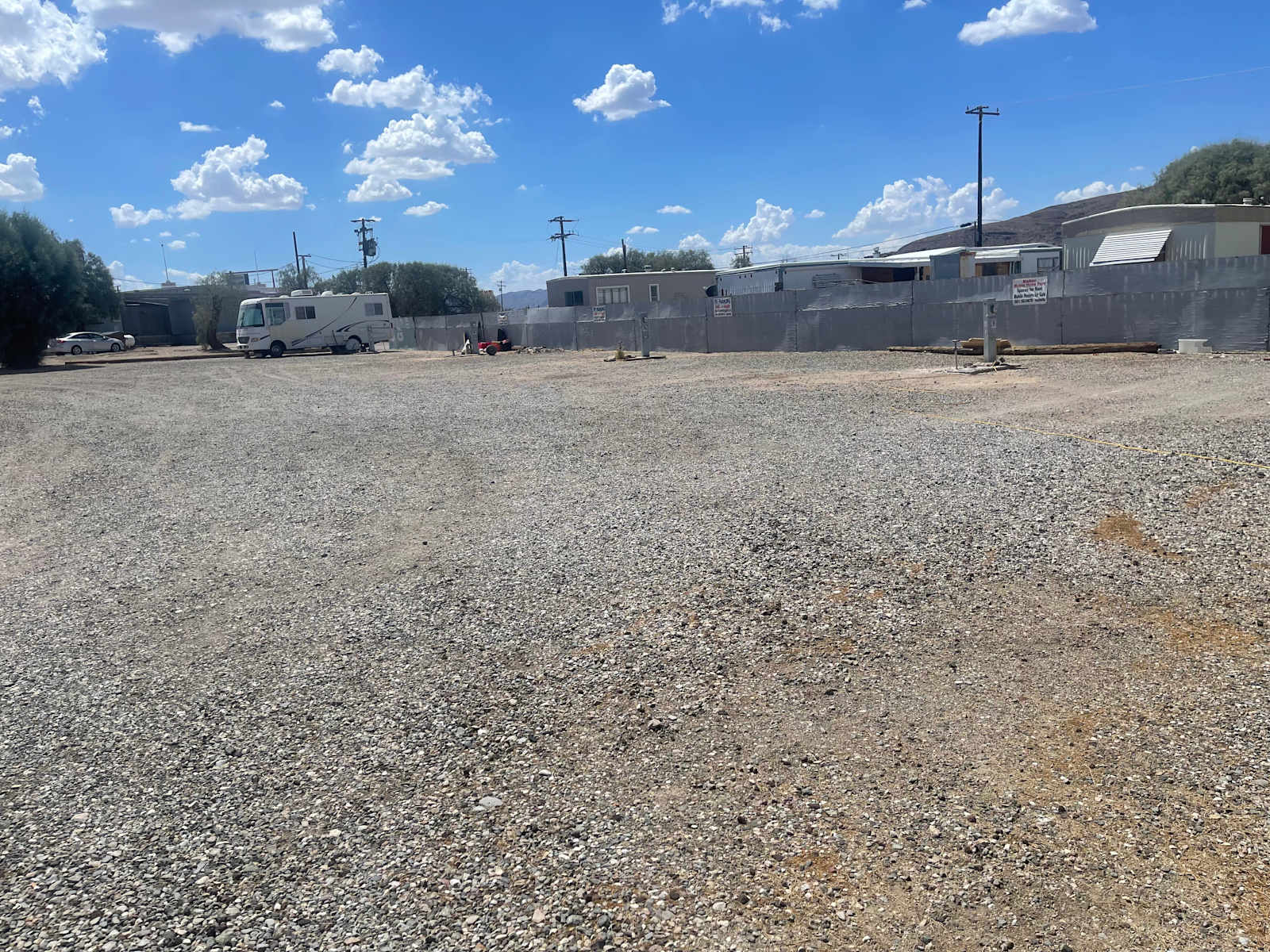 Baker RV Parking - Baker, California - glamping.directory