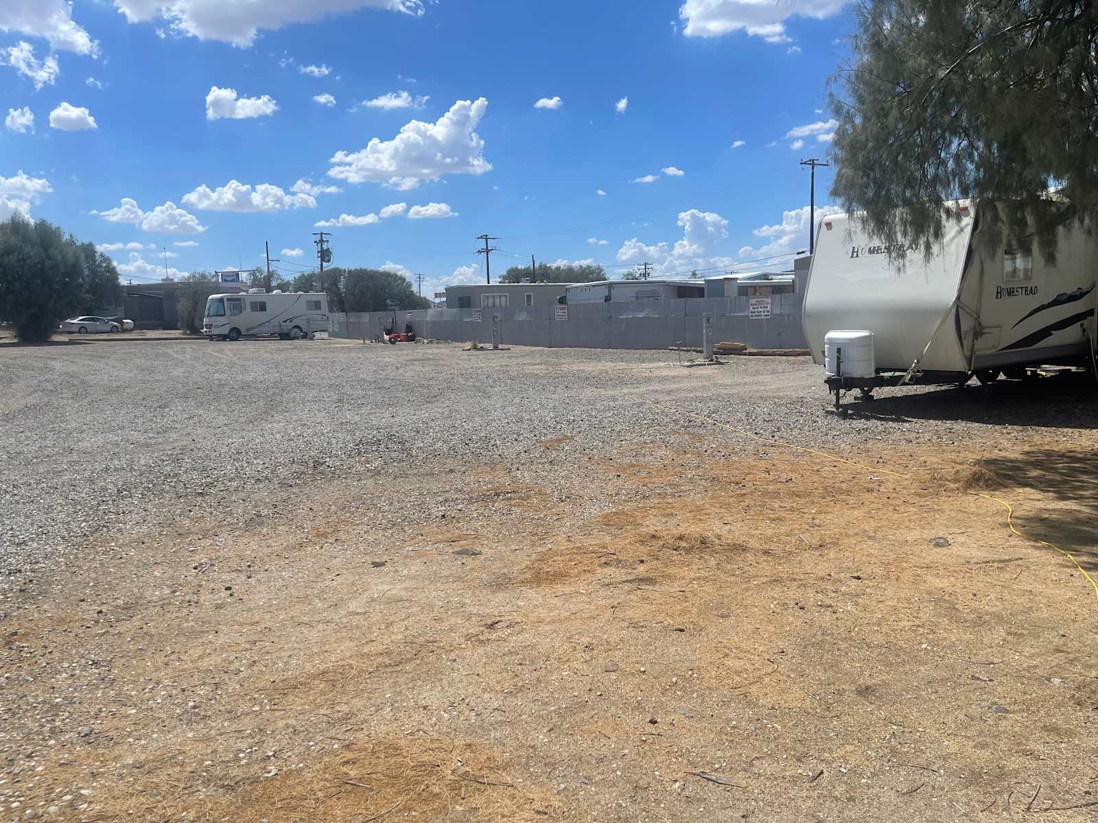 Baker RV Parking - Baker, California - glamping.directory