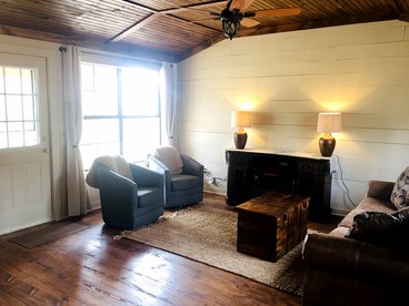 Peacefully Secluded Cabin Rental in the Heart of the Ozark National Forest, Arkansas - Fayetteville, Arkansas - glamping.directory