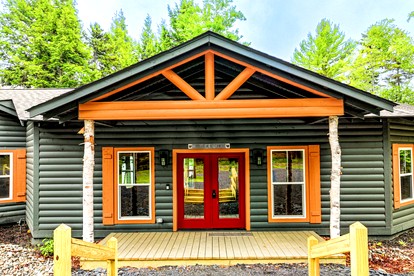 Lush Lakefront Cabin Sanctuary Near Moosehead Lake, Maine - Greenville, Maine - glamping.directory