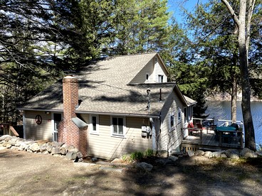 Fantastic Cottage with Stunning Views and Lake Access in Holderness, New Hampshire - glamping.directory