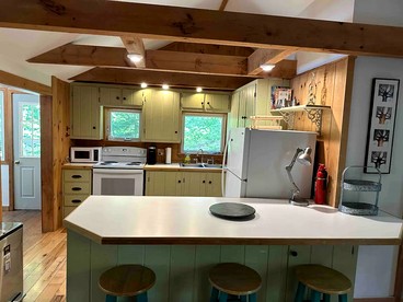 Fantastic Cottage with Stunning Views and Lake Access in Holderness, New Hampshire - Holderness, New Hampshire - glamping.directory