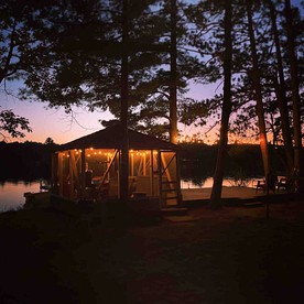 Charming Lakeside Lodging in Minocqua Perfect for a Nature Escape in Wisconsin - Minocqua, Wisconsin - glamping.directory