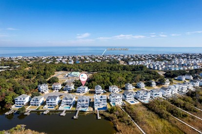 Luxury Coastal Escape with Private Pool, BBQ Grill & Family Amenities in Corolla, North Carolina - Corolla, North Carolina - glamping.directory