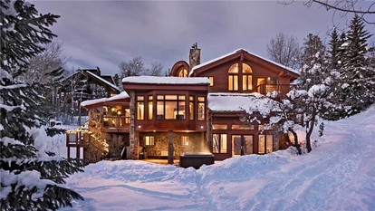 Ski-in, Ski-Out Vacation Rental with a Game Room and a Hot Tub in Steamboat Springs, Colorado - Steamboat Springs, Colorado - glamping.directory