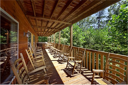 Spacious Cabin near Gatlinburg for a Group Getaway in Tennessee - Sevierville, Tennessee - glamping.directory