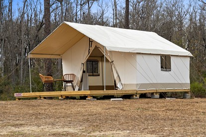 Rustic Lakefront Glamping Under the Stars with River Accesss & Kayaking in Wewahitchka, Florida - Wewahitchka, Florida - glamping.directory