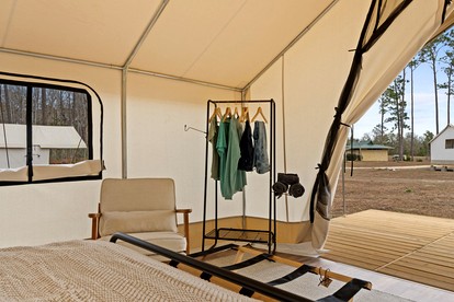 Rustic Lakefront Glamping Under the Stars with River Accesss & Kayaking in Wewahitchka, Florida - Wewahitchka, Florida - glamping.directory