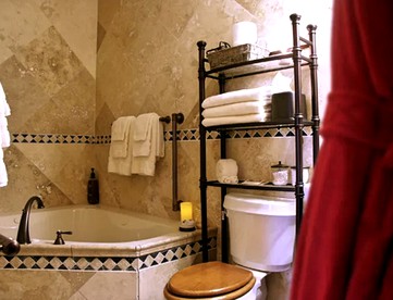 Romantic Bed and Breakfast Getaway with a Fireplace in Lincoln, Nebraska - Lincoln, Nebraska - glamping.directory