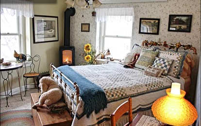 Romantic Bed and Breakfast Getaway with a Fireplace in Lincoln, Nebraska - glamping.directory